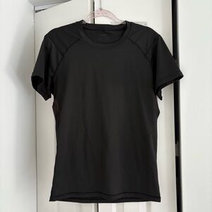 NIKSA Men’s Short Sleeve Athletic Shirt | Black | Size M | Item 0127